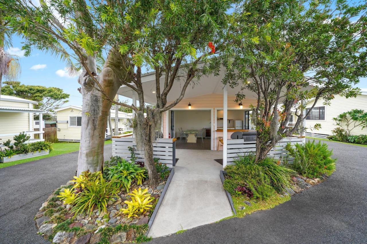 Little Palm Cabins Lake Cathie Exterior photo