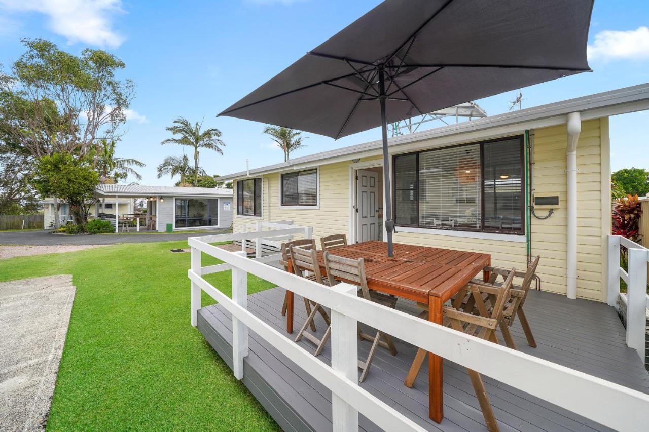 Little Palm Cabins Lake Cathie Exterior photo
